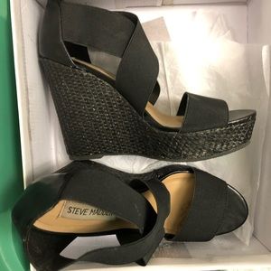 Steve Madden black wedges